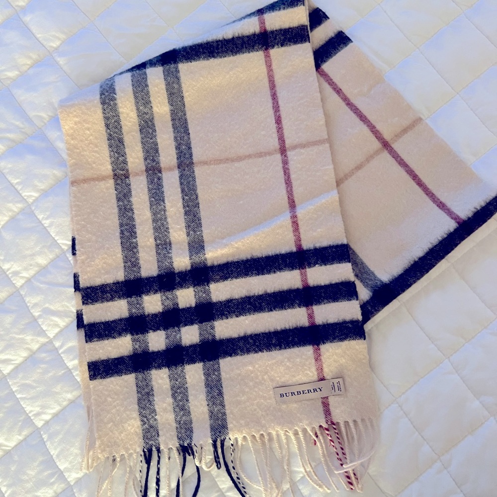 Cashmere Burberry scarf